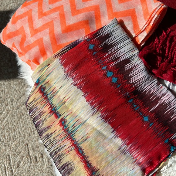 Assorted Scarves (5 Total) One NWT - Picture 7 of 7